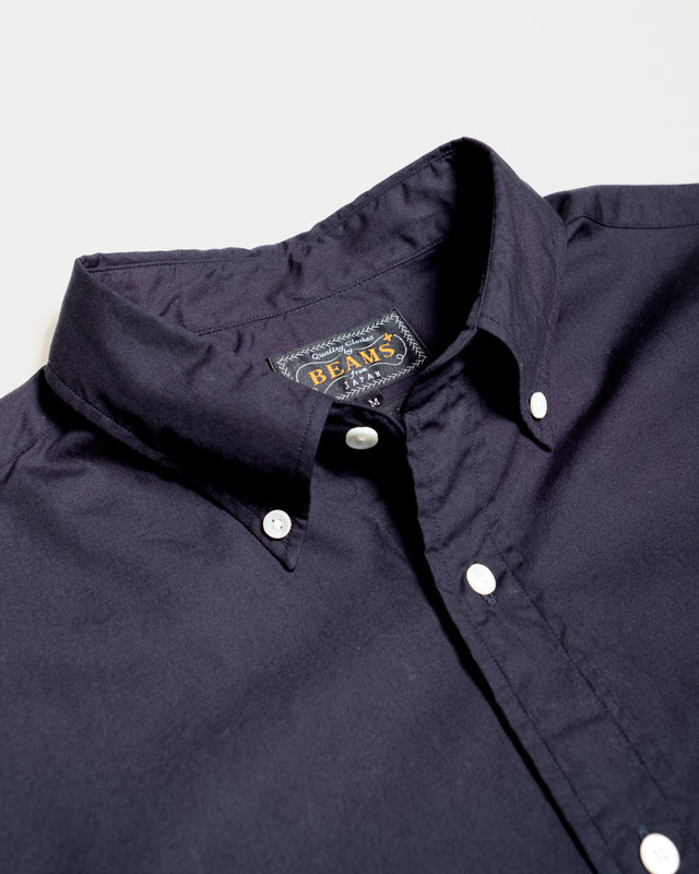 Broadcloth Color Button Down in Navy