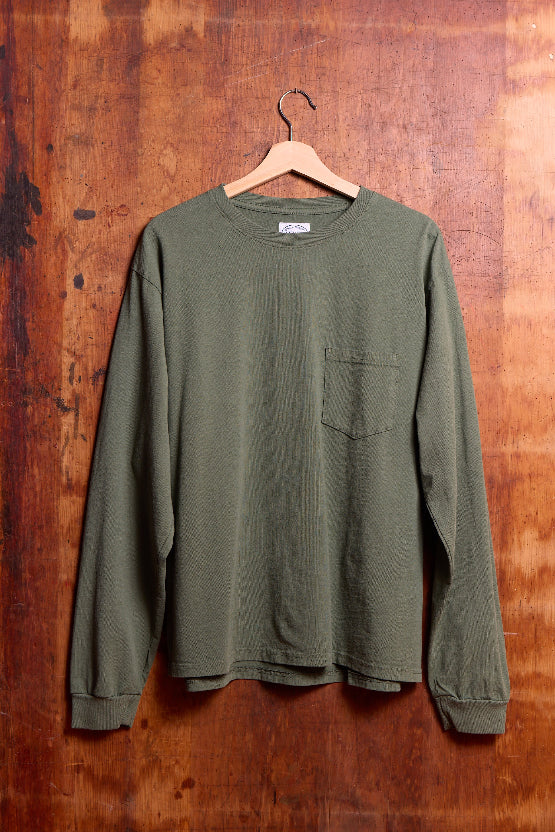 Long Sleeve Pocket Tee in Pine Green