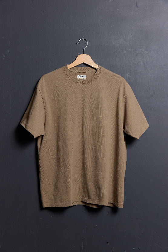 Heavy Tee in Coyote